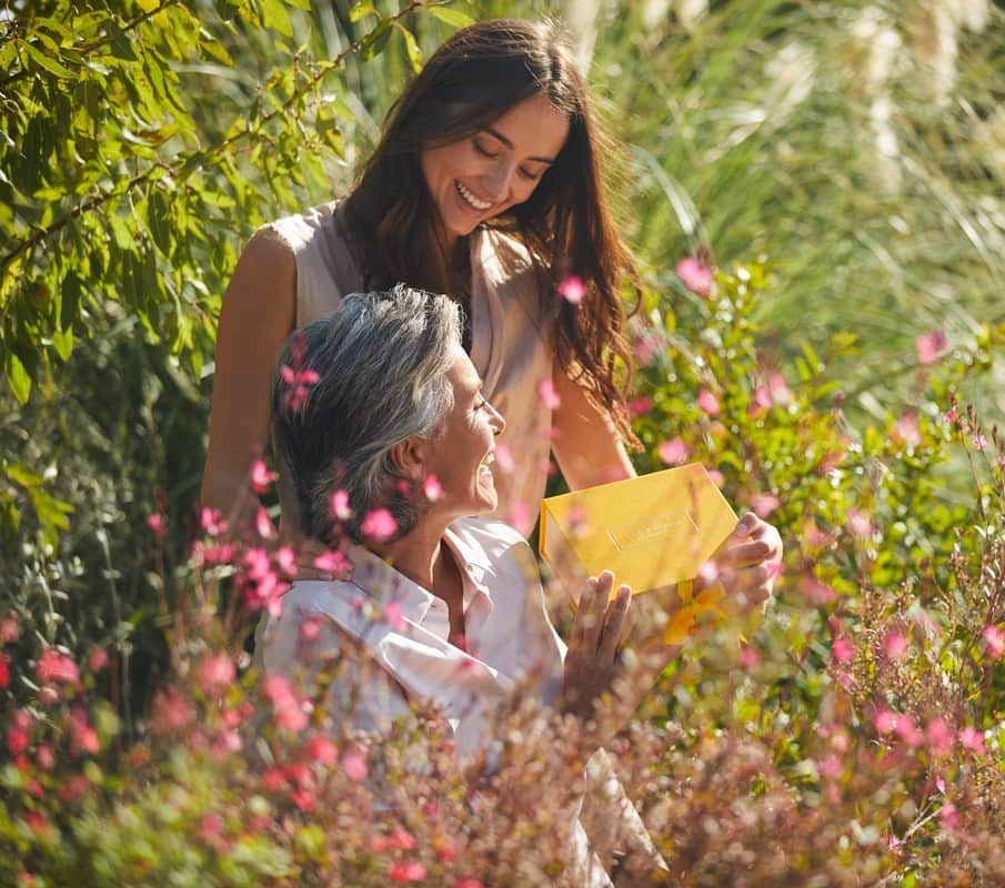 ロクシタンのインスタグラム：「Mother nature has given us everything. Today is just another occasion we can celebrate her. #mothersday #loccitane」