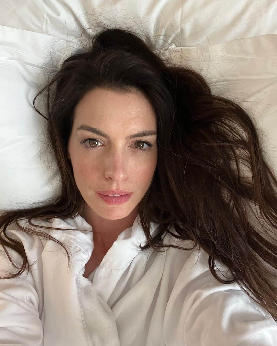 Nylon Magazineさんのインスタグラム写真 - (Nylon MagazineInstagram)「Hope you all woke up feeling flawless today.  [RG: annehathaway]」5月15日 0時08分 - nylonmag