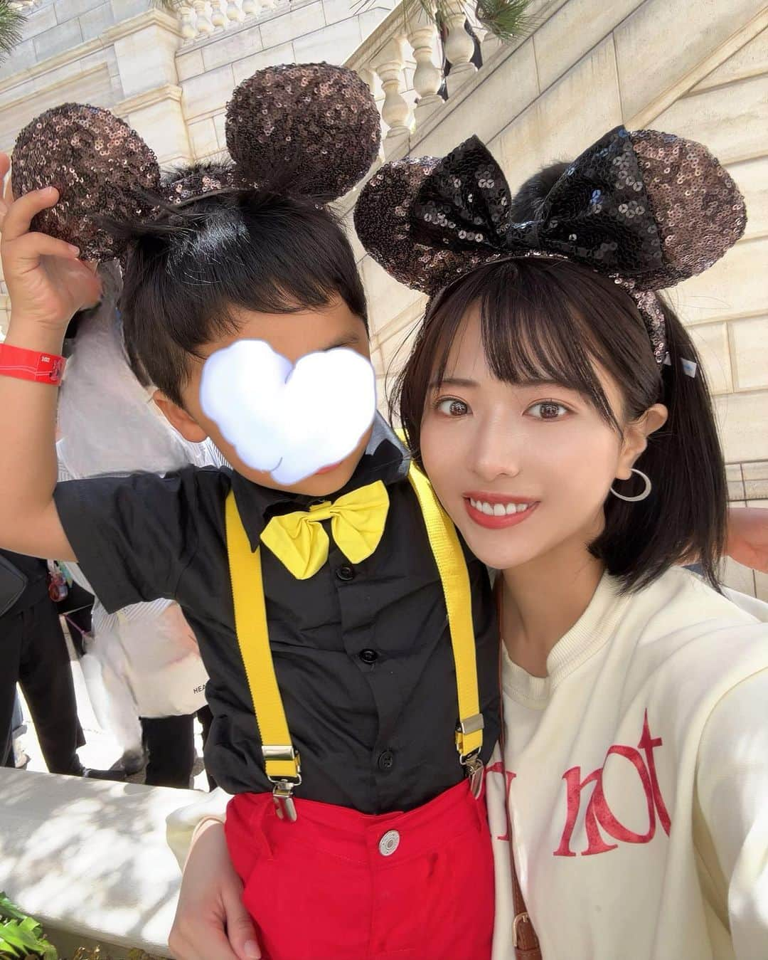 宮瀬彩加さんのインスタグラム写真 - (宮瀬彩加Instagram)「🐭🌍 こないだ姉家族に混じって甥っ子DAY🫶 ちいちゃいミッキーたまらんすぎた😭💓 ちゃっかり私はミニーちゃん。笑  初めてジャンボリも当たったり いつもより空いてていっぱい乗れたり 天候も最高の1日だったので花マル💮  可愛い〜‼︎って30秒に1回は言ってた気がする日。 データ見返すたびに癒される幸せ。  ♡♡   #disneysea  #tokyodisneysea  #ディズニーコーデ  #甥っ子可愛すぎ」5月15日 0時03分 - ayaka_miyase