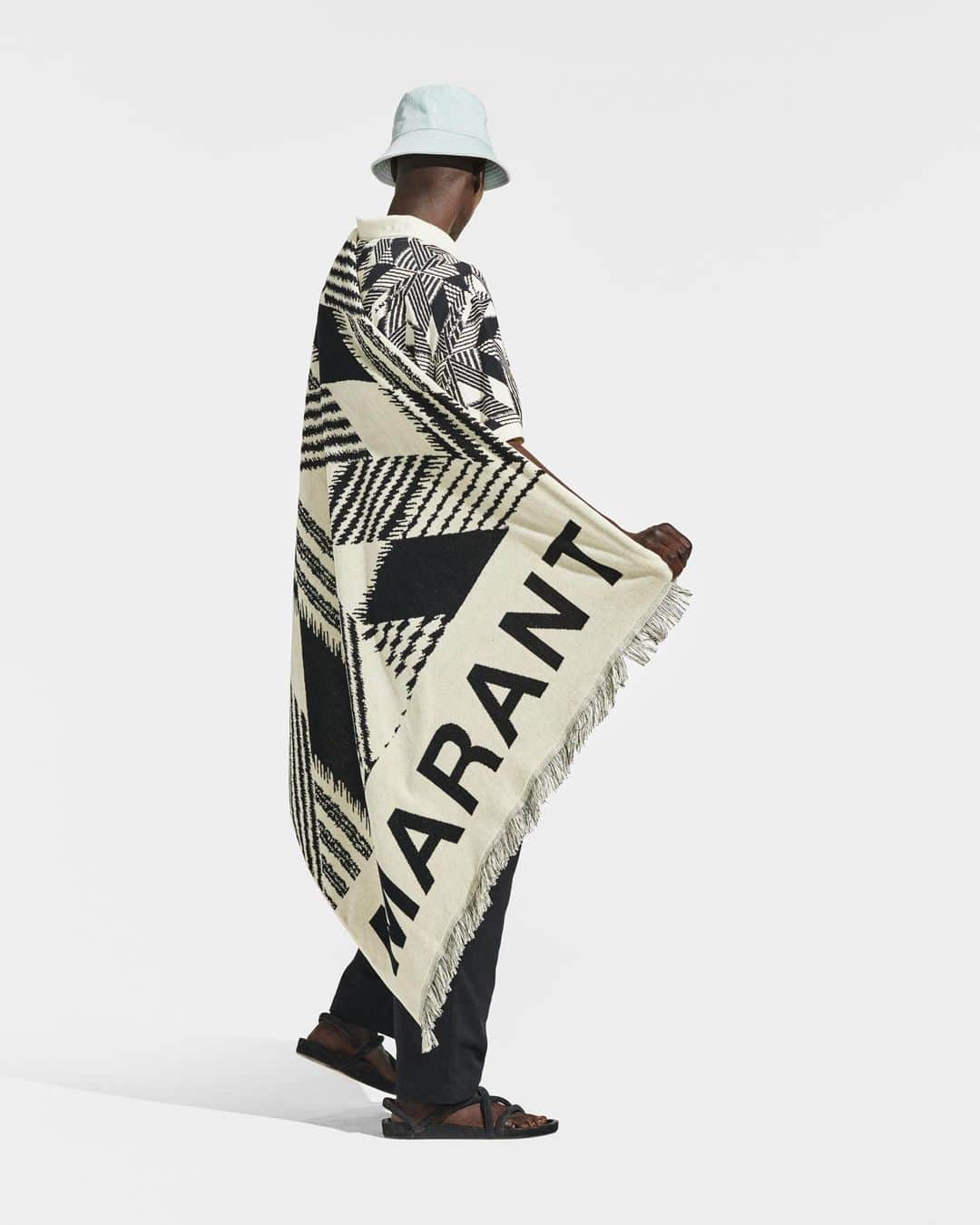 イザベルマランのインスタグラム：「Loud and proud. @alpha_dia_ wears the #MARANTSS23 collection, photographed by @vincentdesailly.   See all the looks via link in bio.  #IsabelMarant」