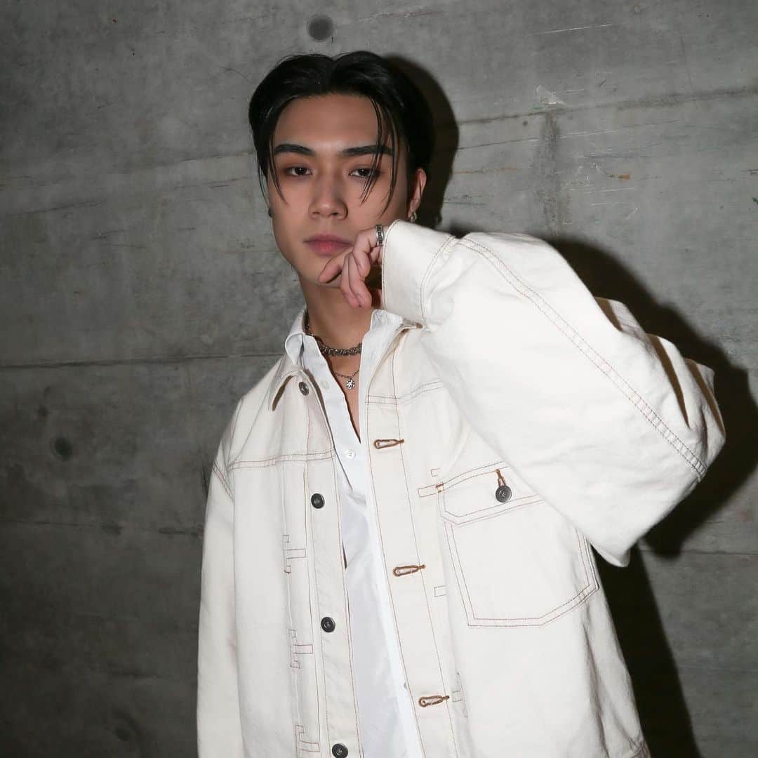宇原雄飛のインスタグラム：「.  2023.5.14 DreamHack Japan 2023🚀💫  宇原雄飛 / YUHI UHARA 2001.3.16 / 22 AGE 180 CM  DreamHack JAPAN 2023にお越しいただいた皆さん、 ありがとうございました！！  久しぶりのステージは、最高に楽しかったです🤘🤘 やっぱりLIVEが1番😭  そして、 新しいビジュアルはいかがですか？😎  #DreamHack #DreamHackJAPAN  #THEJETBOYBANGERZ #TJBB #RAGINGBULL #宇原雄飛」