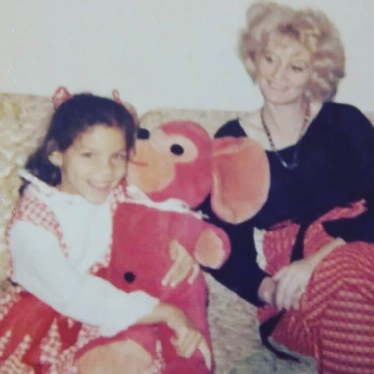 ニコール・ミッチェル・マーフィーのインスタグラム：「Happy Mother’s Day to all the Moms out there.   Mom, Thank you for all the hugs, words of encouragement, and patience through the years.  I miss you 🥰   #mom #mothersday #love #purelove #mymom」