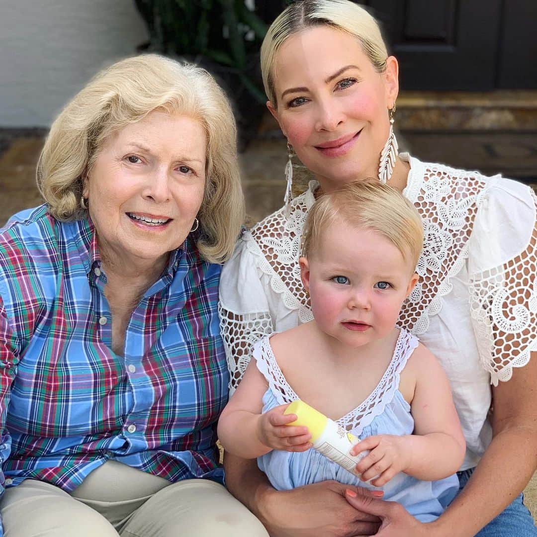 ブリタニー・ダニエルのインスタグラム：「Happy Mother’s Day Mama Daniel! You taught me what it is to be brave, strong, kind and loving. Your ability to stay positive in every moment of life, inspires me every day. Thank you for being my mom. I love you!💗」