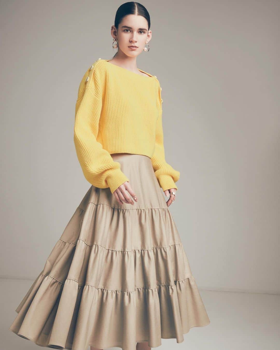 アディアムのインスタグラム：「#ADEAM Spring Summer 2023.」