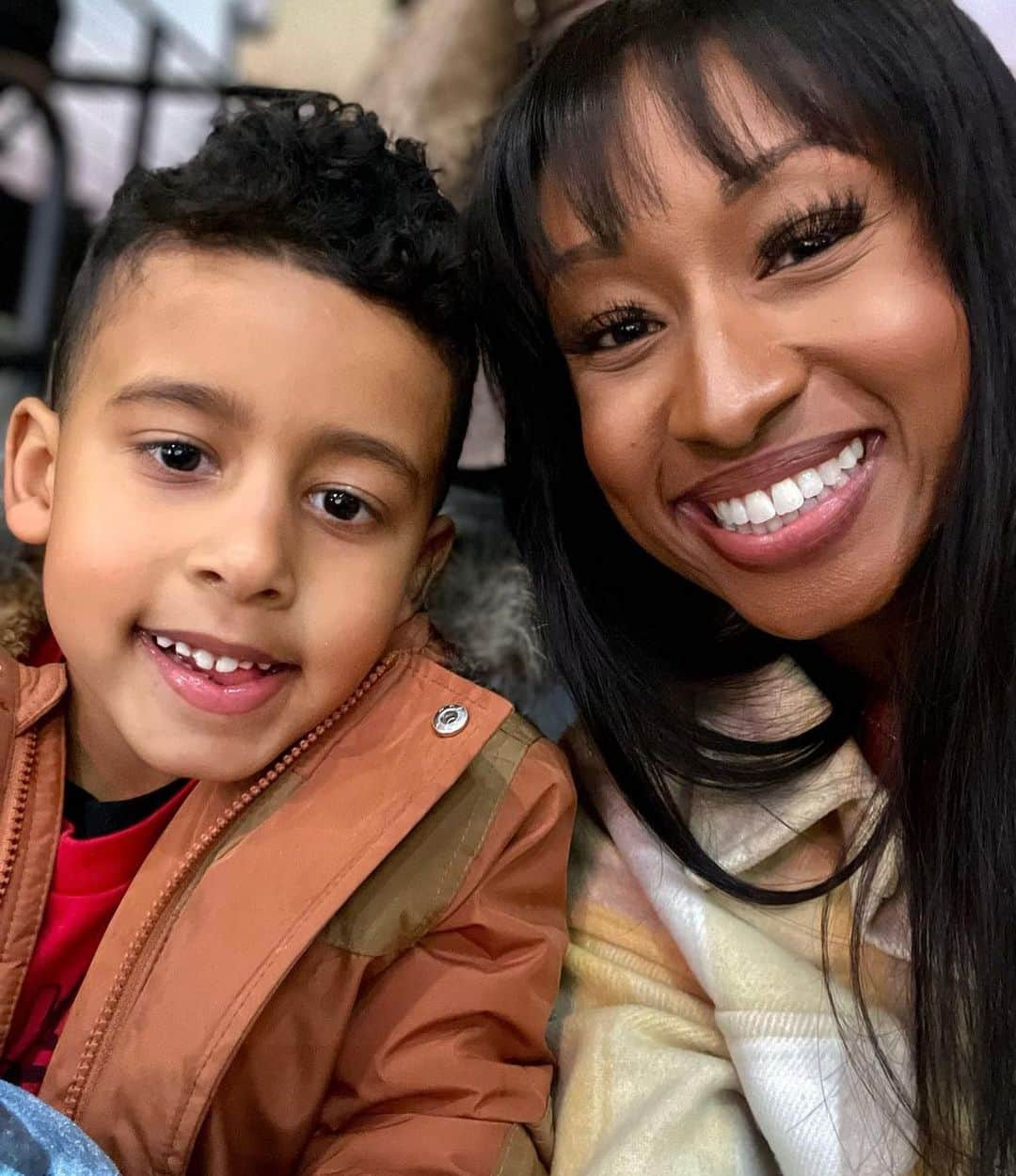 マイク・ロジャースのインスタグラム：「Happy Mother’s Day sister @micheonsoleil …. And yes y’all I don’t play about none of my sisters I love them to death , u are a amazing person sis and amazing mother keep staying on my nephew and helping him become a young king I love u!」