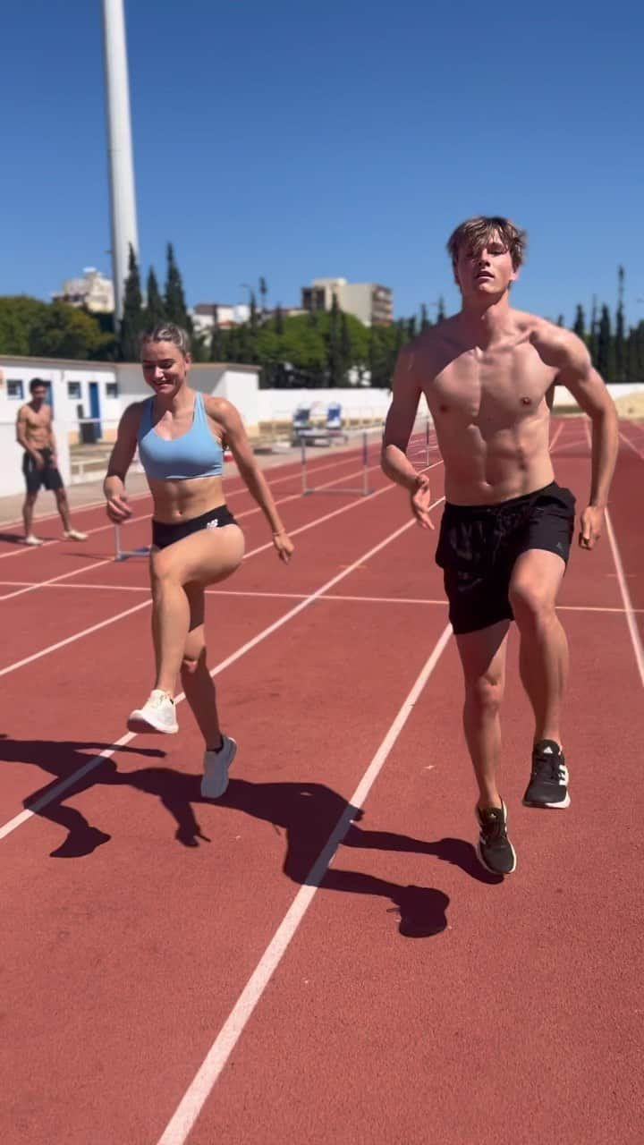 リサンネ・デ・ウィッテのインスタグラム：「Working on our synchronised dance moves. Try to do it better.. 💃🕺」