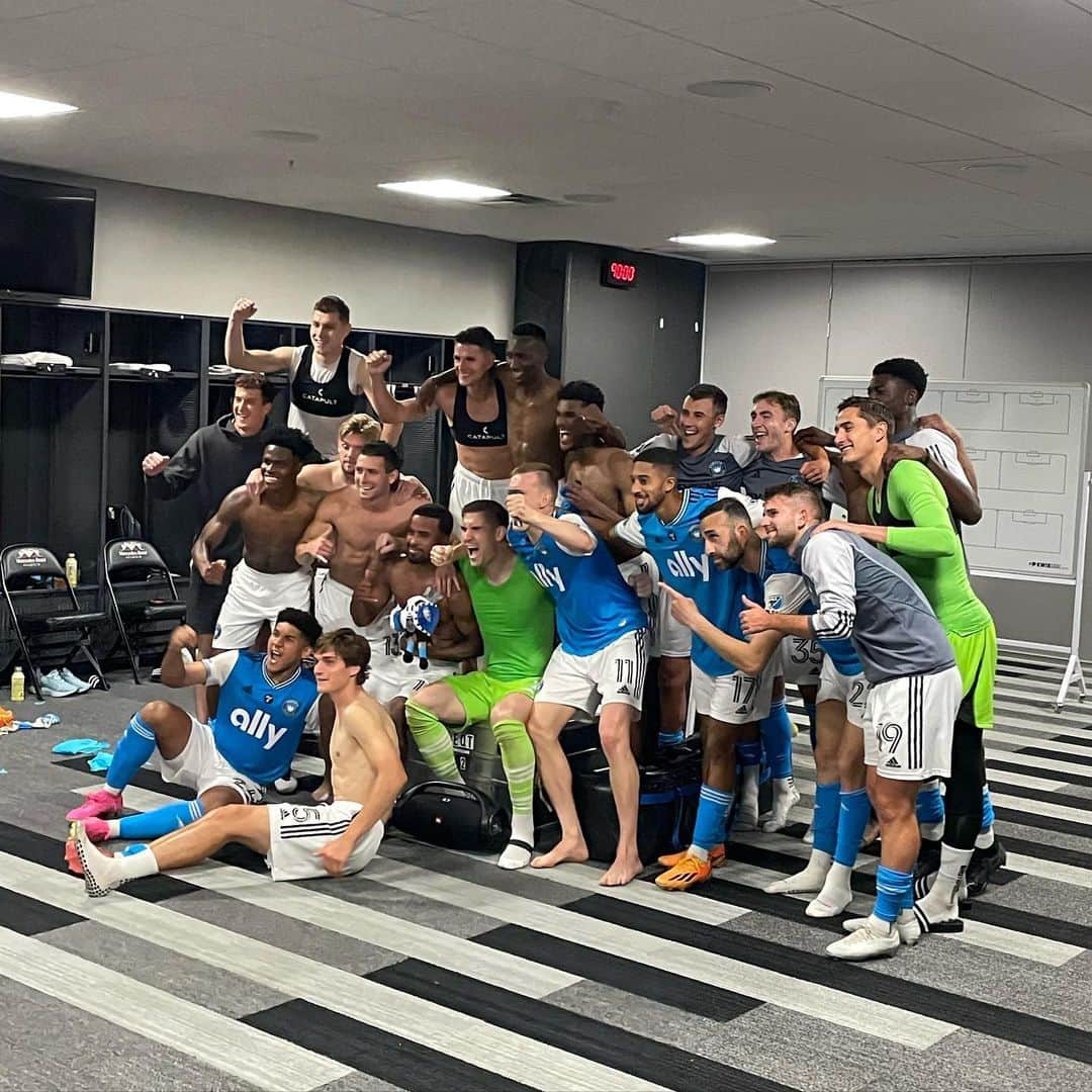 のインスタグラム：「Derby winners!」