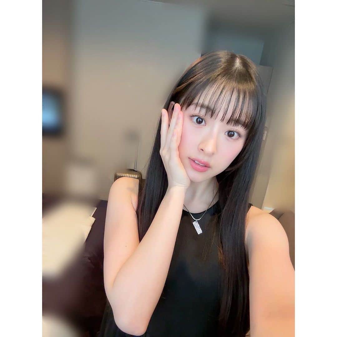 のインスタグラム：「． お久しぶりの投稿です。  私は元気です😌 おやすみなさい🌙」