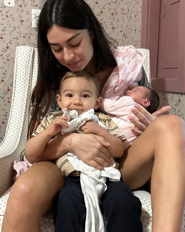 Thaila Ayalaのインスタグラム：「Obrigada meus filhos por me escolherem. Obrigada por me apresentarem esse amor imensurável, inigualável, inexplicável… Obrigada pela mais difícil porém melhor transformação que eu já vivi na vida!」