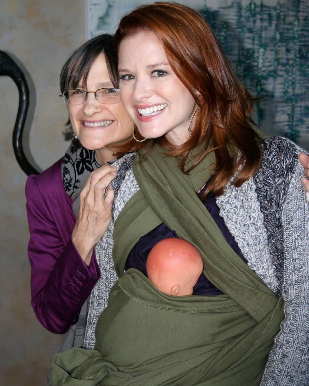 サラ・ドリューのインスタグラム：「Happy mamas day to the best mama I know :) this was taken at my baby shower when I was pregnant with micah ❤️❤️❤️」