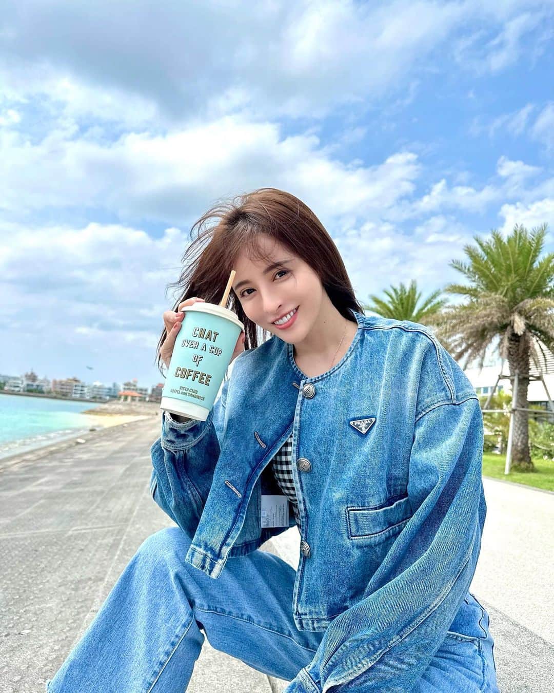 ririのインスタグラム：「𝒹𝑒𝓃𝒾𝓂 𝑜𝓃 𝒹𝑒𝓃𝒾𝓂.  #fashion  #denim #prada」