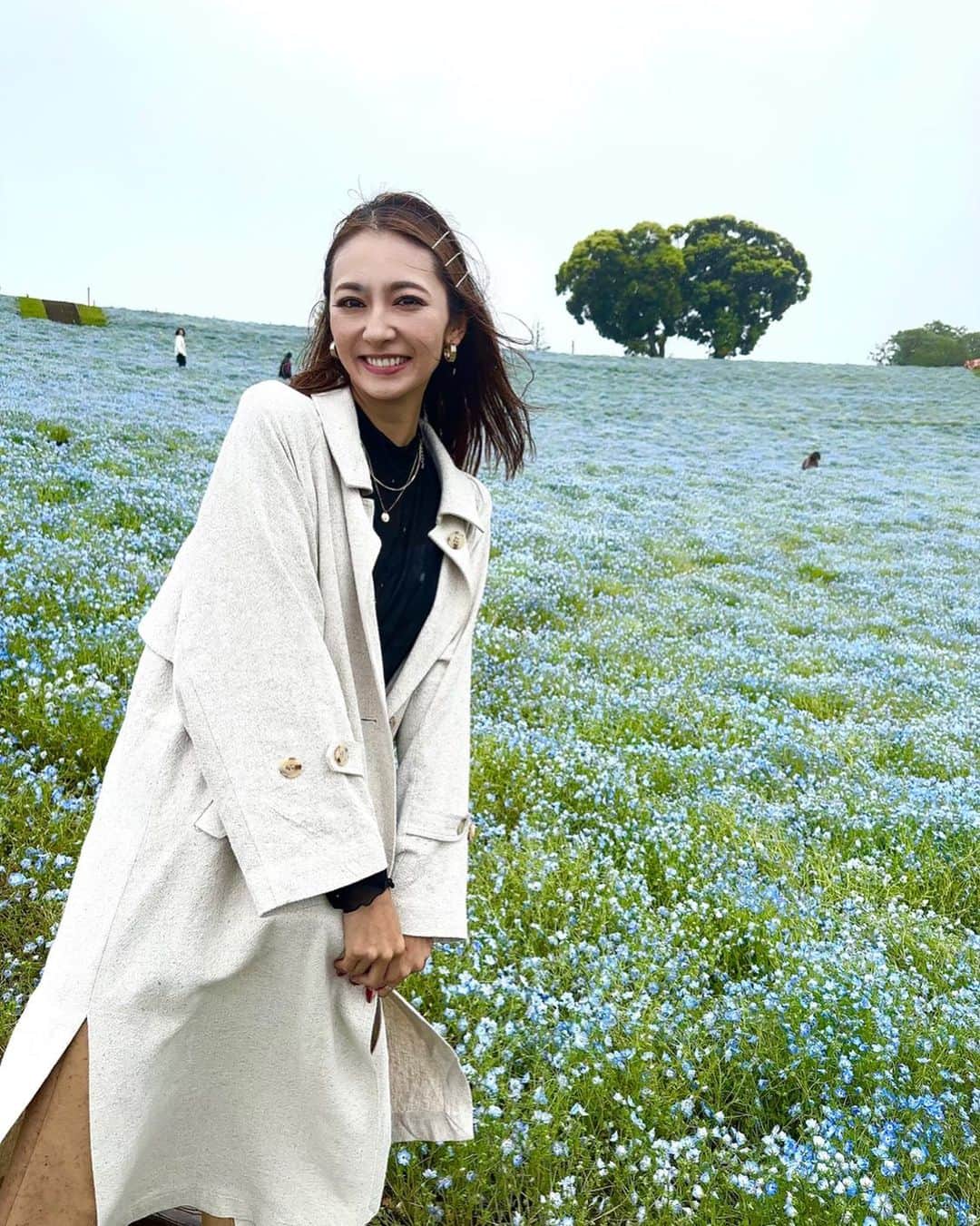のインスタグラム：「『美活🍀』 ・ ・ ・ ・ ・ ・  今日も @sbeautyclinic 行って肌管理🫢 10日に一回ペースで通えてるから良い感じ🥹  最近はレブライトとスプリングXの組み合わせ👌  根気強く、、、、。 @dr.y.yumi 先生にも会えた👩‍🏫  #医療痩身 #アンチエイジング ＃レーザートーニング #エスビューティークリニック #sbeautyclinic #レブライト #肌管理 #トラネキサム酸」