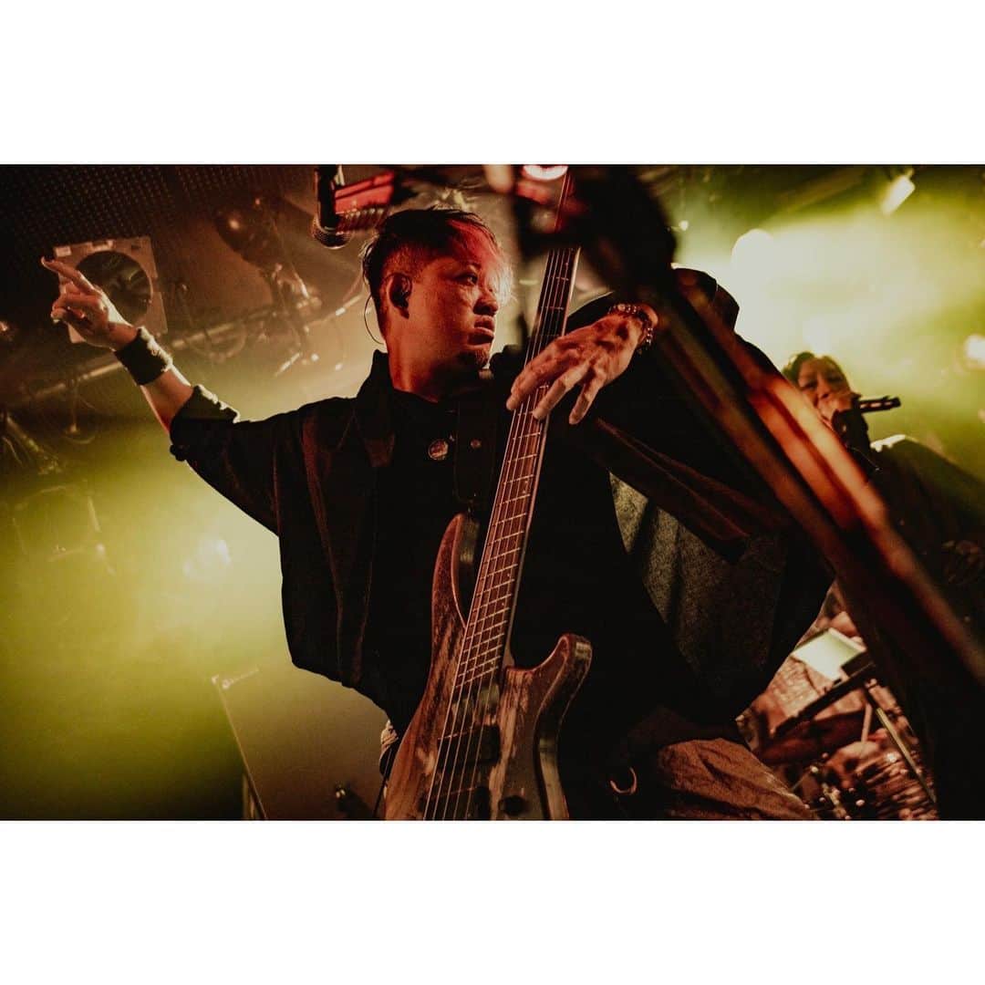 侑威地さんのインスタグラム写真 - (侑威地Instagram)「SPARK!!SOUND!!SHOW!!TOUR ”音樂”@仙台CLUB JUNK BOX  photo by @kawado_photo  #rottengraffty #spark!!sound!!show!!」5月15日 12時14分 - yuichi_rotten