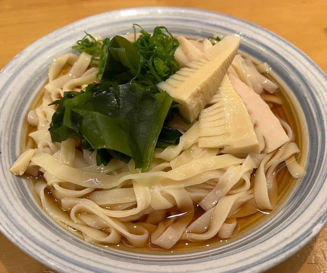 のインスタグラム：「きしめん食って帰るわ」