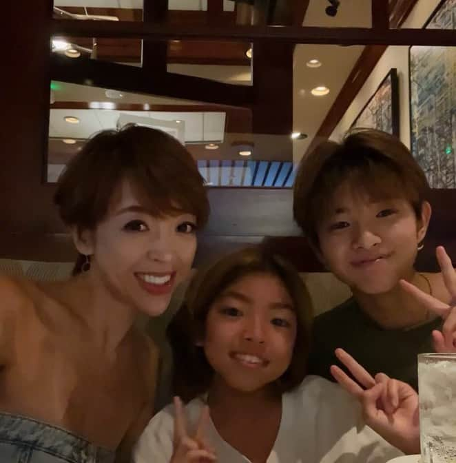 高澤笑大郎さんのインスタグラム写真 - (高澤笑大郎Instagram)「Happy Mothers Day :)  大好きだよ❤️❤️❤️  #Crossingrain #xr #boyband #Hawaii #Oahu #Aloha #Music #Japan #Honolulu #Hilo #Kpop #Jpop #rap #singing #dance #have #courage #and #be #kind #ありのまま」5月15日 12時19分 - xr_shotaro