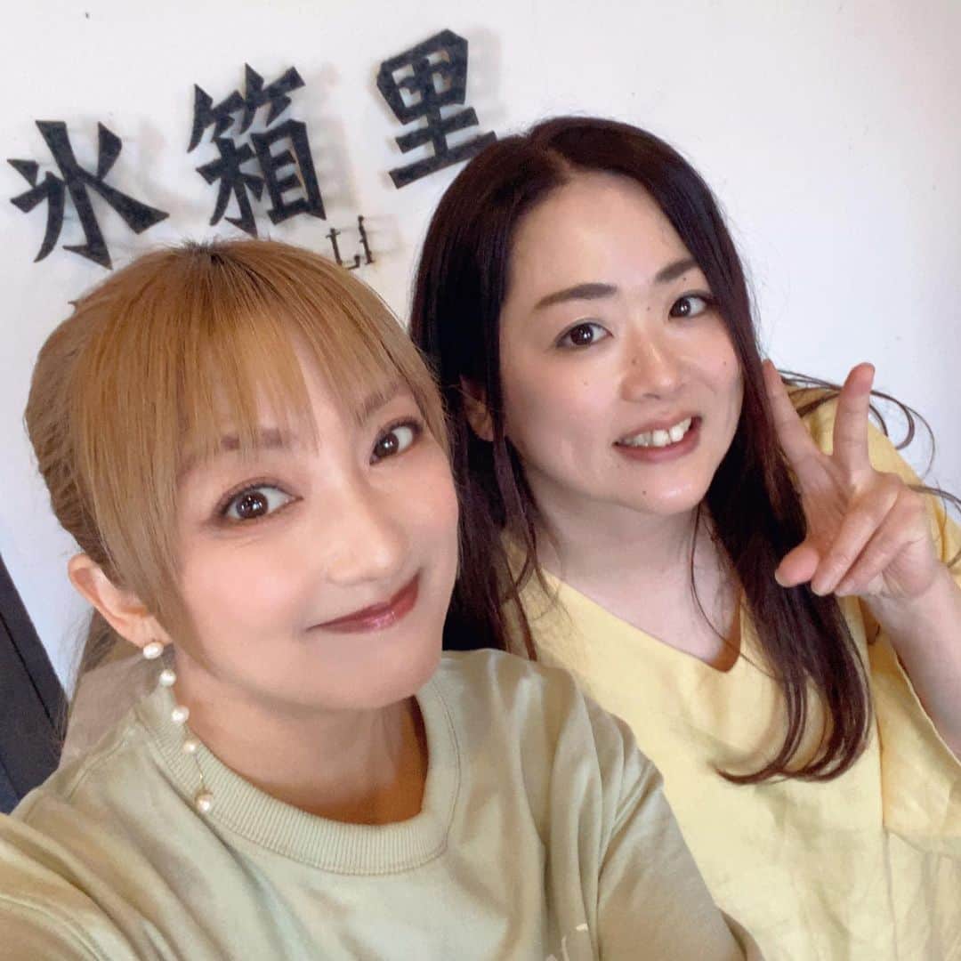 山田まりやさんのインスタグラム写真 - (山田まりやInstagram)「・ 浜松の#氷箱里 🥟✨ @bingxiangli_qingdao  青島さんからのご縁で🌈  #無農薬 で緑茶を作られている #とみ茶園 さん @tomichaen が🍵✨  新茶とコラボされているお菓子屋さん @lateliertempo の 焼き菓子セットを持って 会いに来てくれました❣️  美味しかったです😋✨ ありがとうございました🥹💗 ・ ・ ・ ・ ・ ・ ・ #オリジナルブランド #mariyaschoice  @mariyas_choice  #大豆ヌードル #大豆ミート #大豆オイル #プロフィールからサイトへ飛べます 🧡 #溶かして使う洗剤シリーズ #ecofamilia  #sdgs #eco #サスティナブル #プラスチックフリー  一般社団法人MwM Japan 代表理事　山田まりや  〜子供たちには人格形成が育まれる大事な時期に 心と身体に沢山の愛と栄養を届けてあげたい、 母子ともに心豊かに暮らせるシステムを作ることが目標です 🌈〜  #一般社団法人  #mwmjapan  @mwmjapan613  #チャリティーブランド @lino_rima_official   #lovemylife  #loveyourself  #love  #purpleyou」5月15日 12時33分 - mariya.yamada