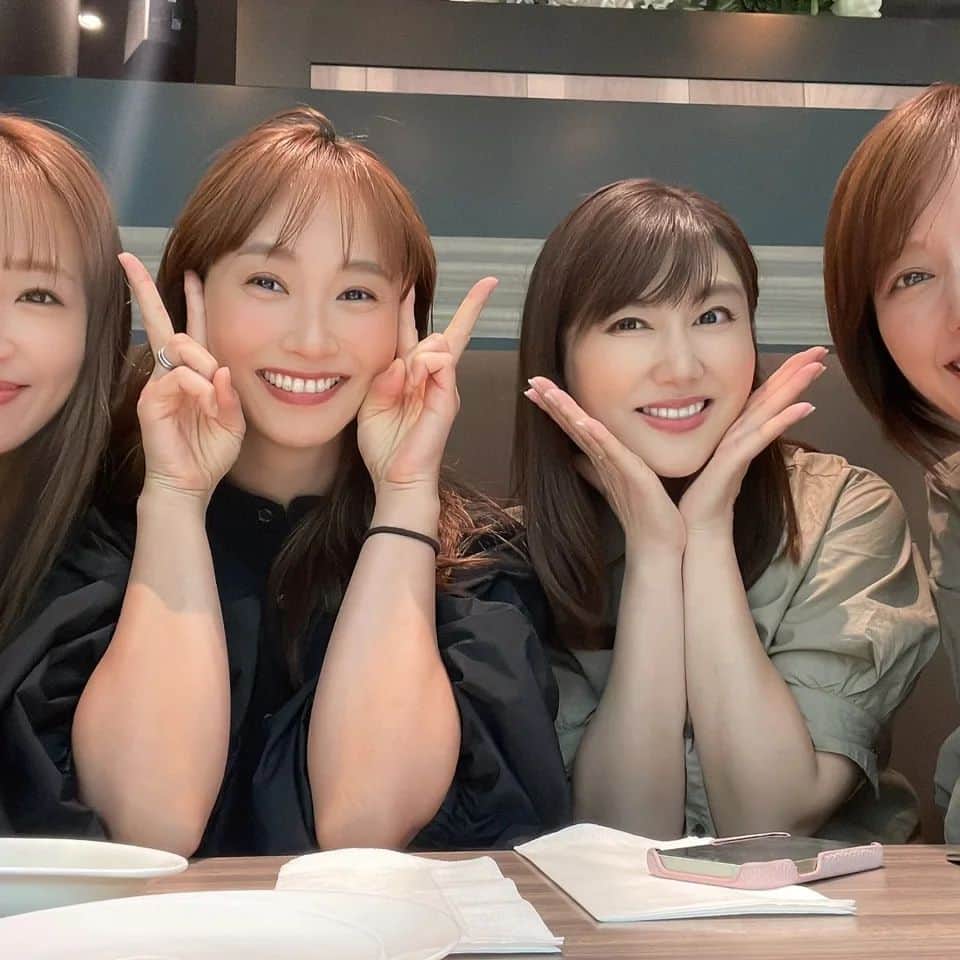 中村仁美さんのインスタグラム写真 - (中村仁美Instagram)「キャー 1つ前、なんか変な写真になってる〜！！！ そしてやっぱり写真が ...
