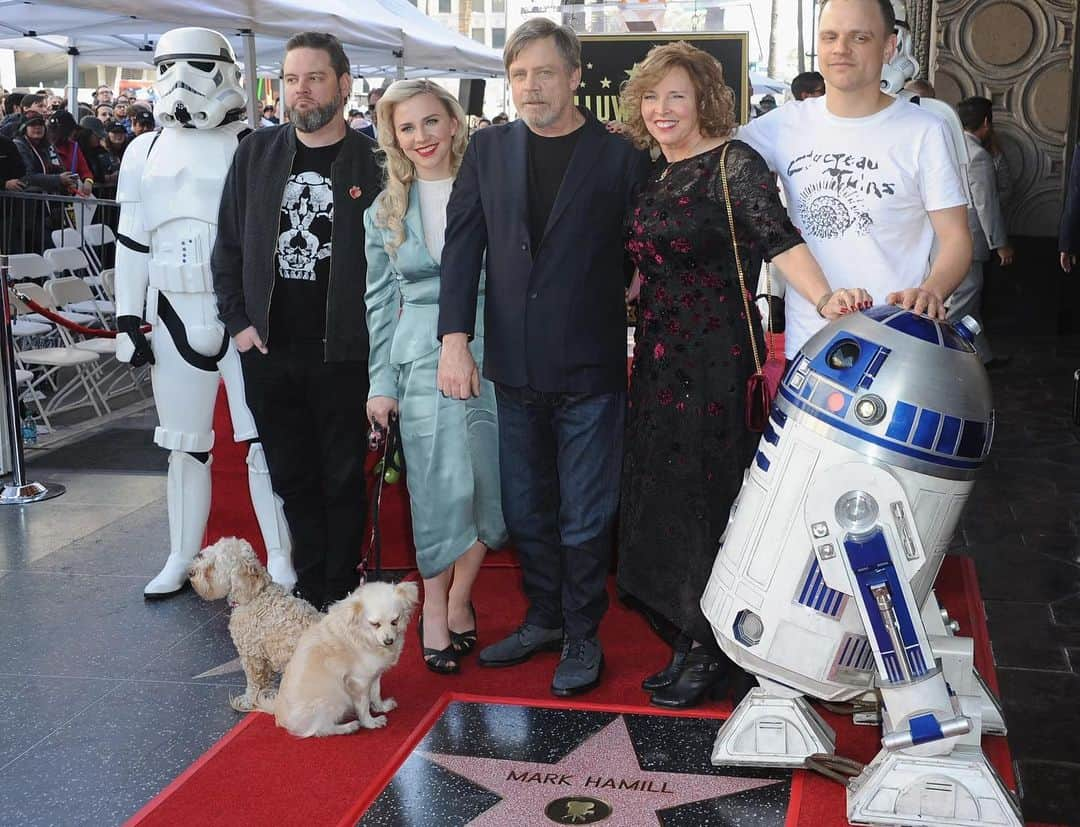 マーク・ハミルさんのインスタグラム写真 - (マーク・ハミルInstagram)「For Marilou: 💐💗#HappyMothersDay」5月15日 12時43分 - markhamill