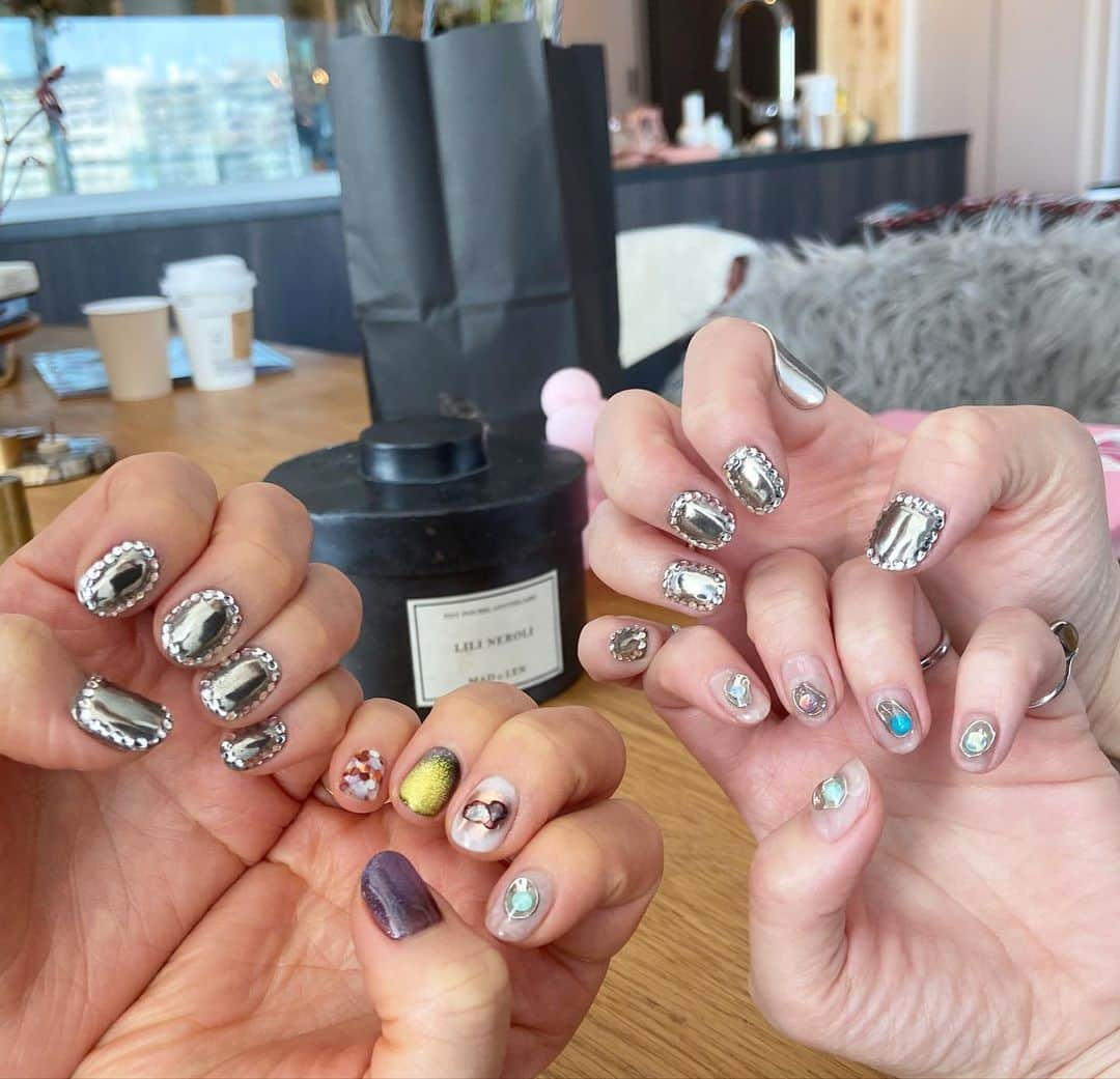 Yu-kiさんのインスタグラム写真 - (Yu-kiInstagram)「New nail💅🏻爪伸びないでほしい🥺今回は @mochicolon と片手オソロイ🫶🏻いっぱい会えて嬉しかった☺️また来年🤍」5月15日 12時53分 - yu_ki96