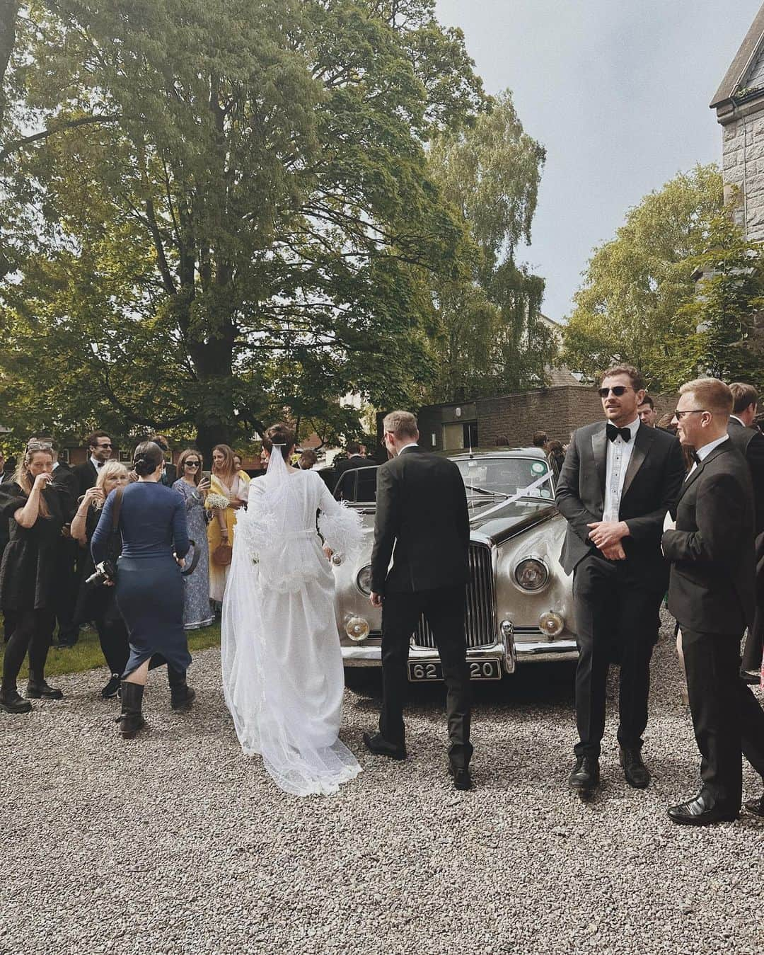 ニオミ・スマートさんのインスタグラム写真 - (ニオミ・スマートInstagram)「Wow wow wow what a weekend! I love love, and what a day this was celebrating exactly that between Rachael and Tom. An incredibly special day, and an honour to experience with such a fab gathering of people. ❤️」5月15日 4時11分 - niomismart