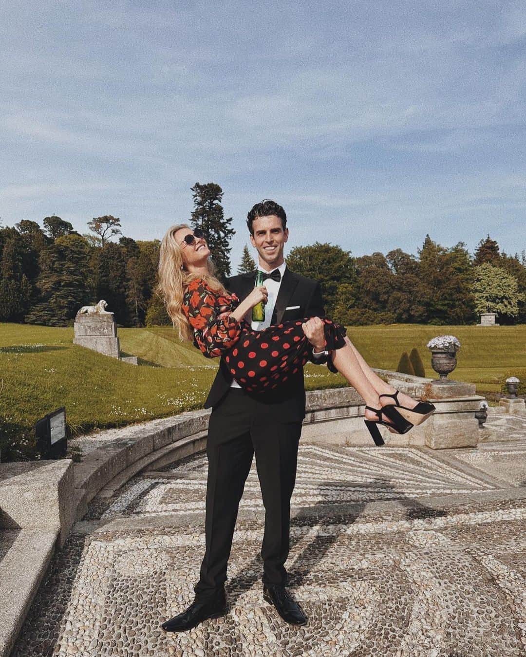 ニオミ・スマートさんのインスタグラム写真 - (ニオミ・スマートInstagram)「Wow wow wow what a weekend! I love love, and what a day this was celebrating exactly that between Rachael and Tom. An incredibly special day, and an honour to experience with such a fab gathering of people. ❤️」5月15日 4時11分 - niomismart