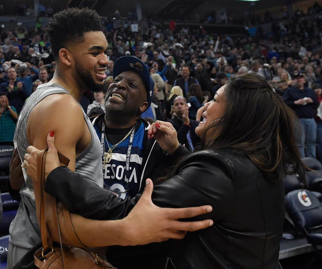 カール＝アンソニー・タウンズさんのインスタグラム写真 - (カール＝アンソニー・タウンズInstagram)「❤️」5月15日 4時18分 - karltowns