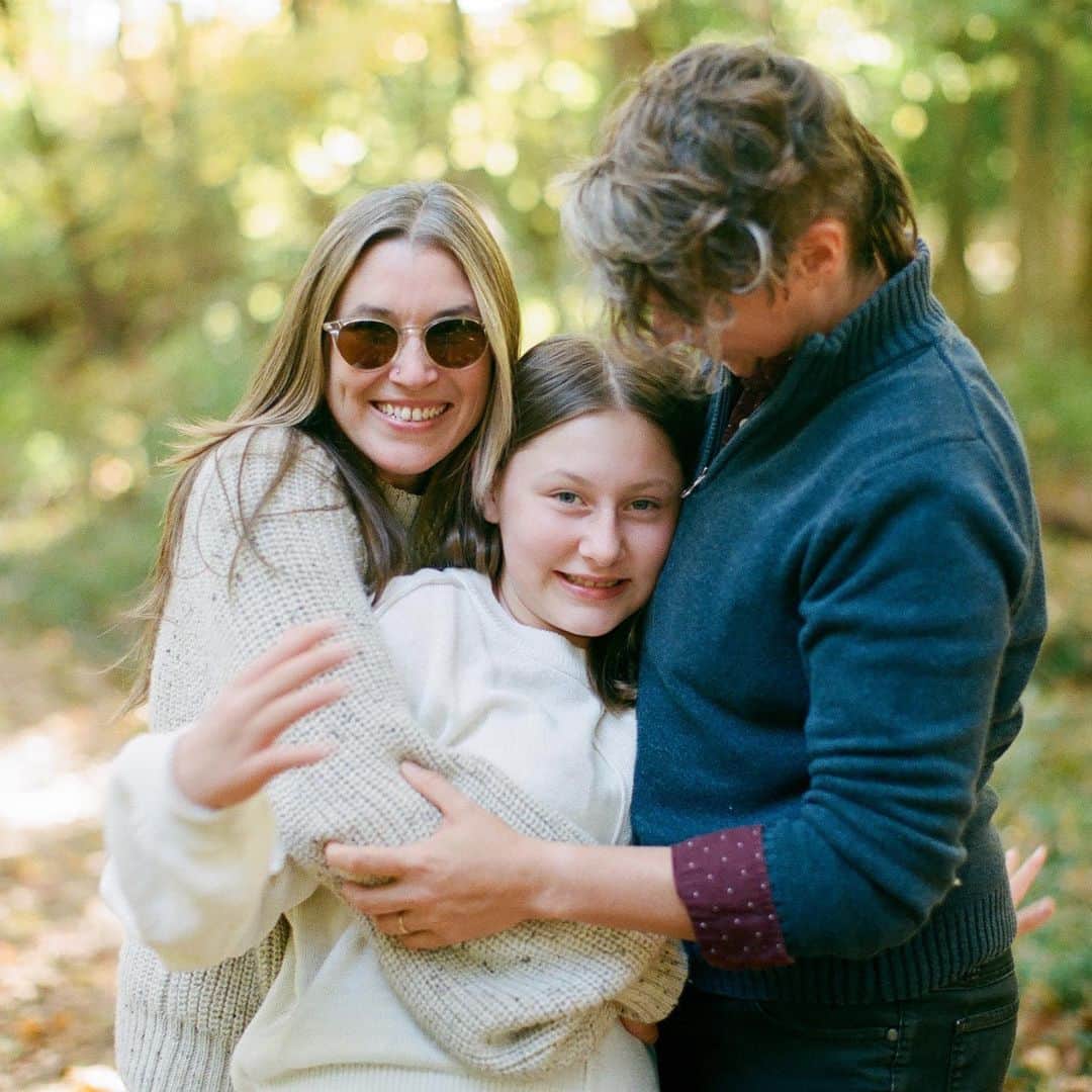 Kate Oliverさんのインスタグラム写真 - (Kate OliverInstagram)「Mothering my daughter with my wife — two great joys.   First photo by @abbeylmoore, second photo is a selfie taken while tent camping in 2014.」5月15日 4時22分 - birchandpine