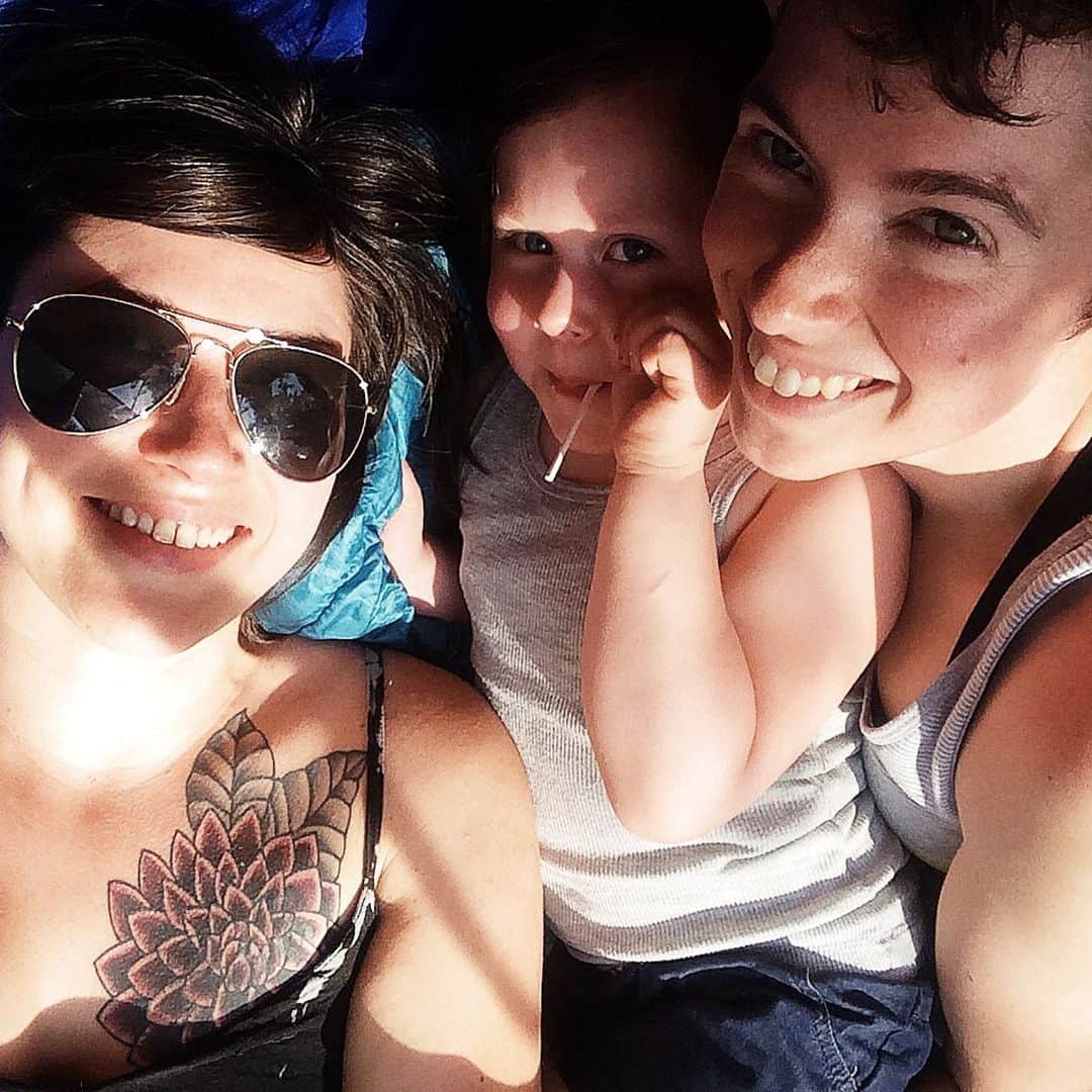 Kate Oliverさんのインスタグラム写真 - (Kate OliverInstagram)「Mothering my daughter with my wife — two great joys.   First photo by @abbeylmoore, second photo is a selfie taken while tent camping in 2014.」5月15日 4時22分 - birchandpine