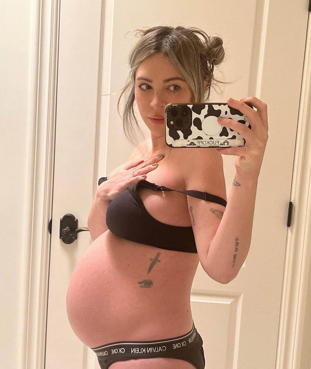 アリソン・ワンダーランドのインスタグラム：「Mother’s Day 2023 👽」