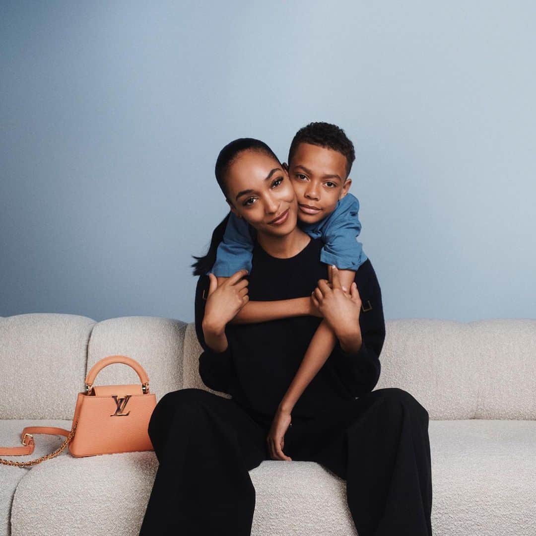 ジョーダン・ダンのインスタグラム：「Mother , the most beautiful word on the lips of mankind 🫶🏾 @louisvuitton   Photography @lachlanbailey  Styling @emmanuellealt  Hair @damienboissinothair  Make up @hiromi_ueda」
