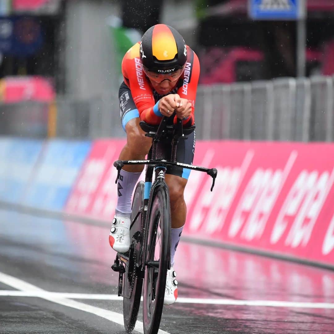 のインスタグラム：「Stage9 @giroditalia ✅  📸 Photo : @iimiwa   #Giro2023 #giroditalia #RideAsOne #ジロ #イタリア  @teambahrainvictorious  @cn_bahrainvictorious」