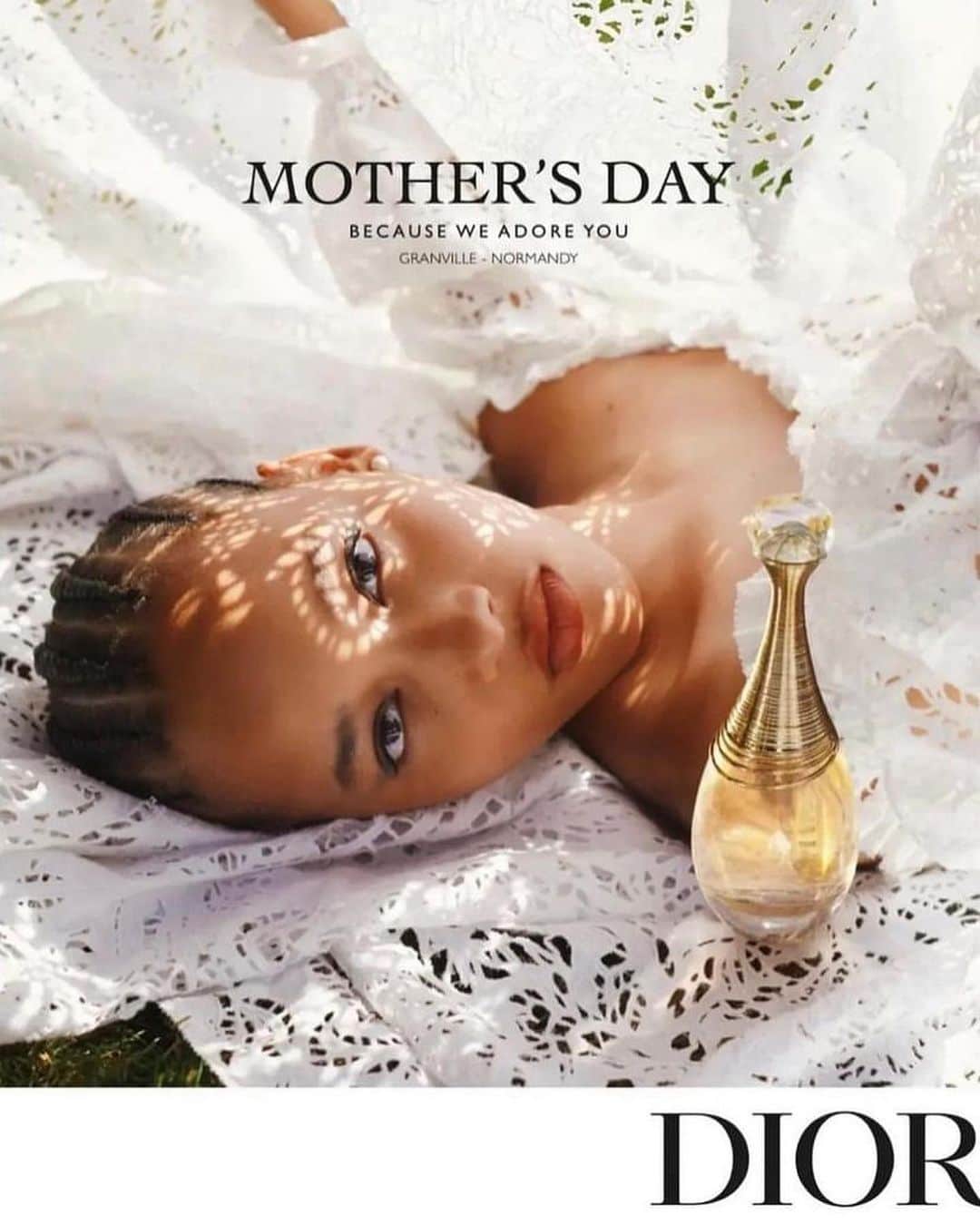 IMG Modelsさんのインスタグラム写真 - (IMG ModelsInstagram)「Happy #MothersDay. ❤️ @sculymejia fronts @diorbeauty’s latest #fragrance campaign. 📷 @latourfanny #IMGmodels」5月15日 5時34分 - imgmodels