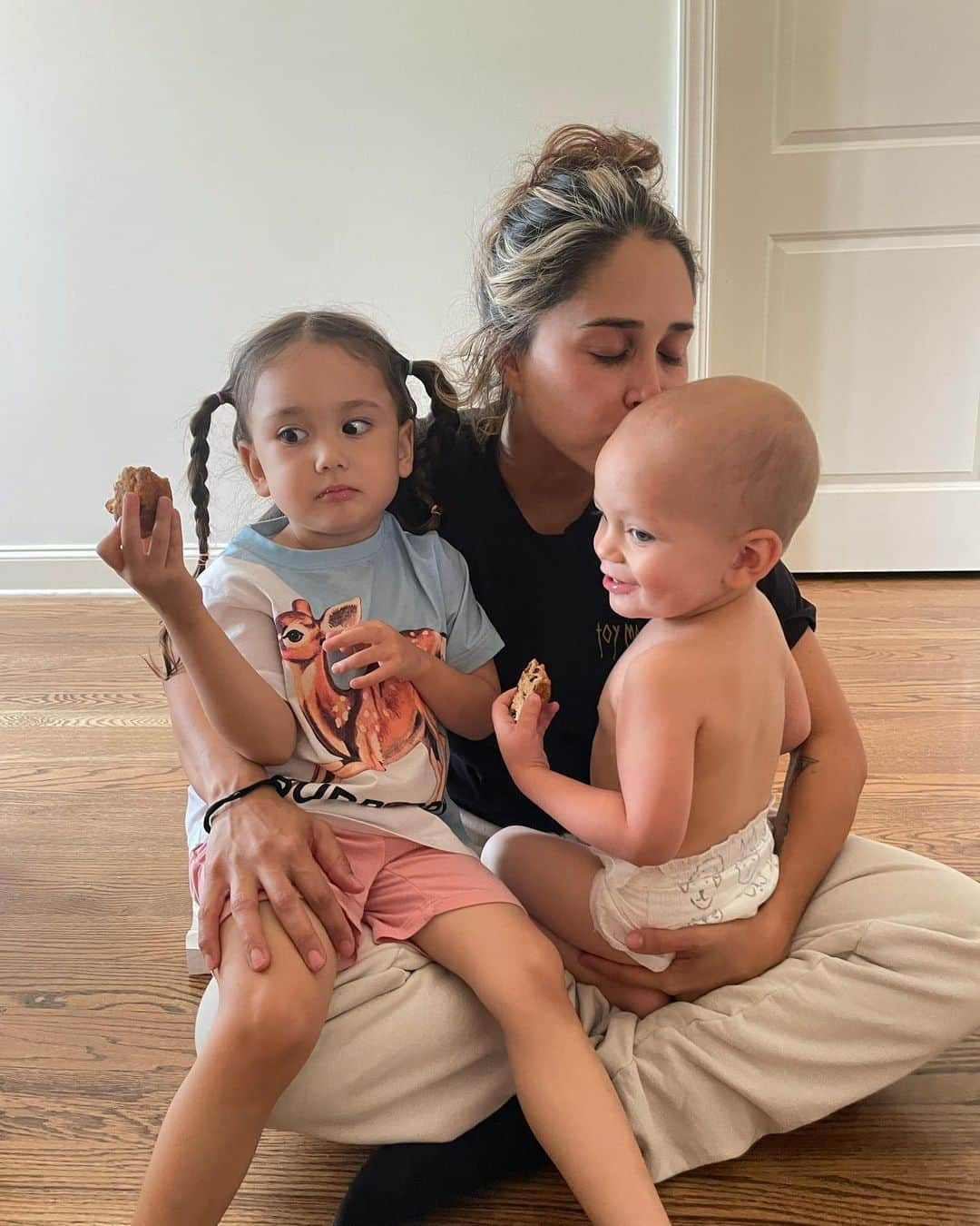 Tianna Gregoryさんのインスタグラム写真 - (Tianna GregoryInstagram)「Nothing compares to being your mama, I love you guys so much! Thanks for making me a mama ❤️」5月15日 5時57分 - tiannag