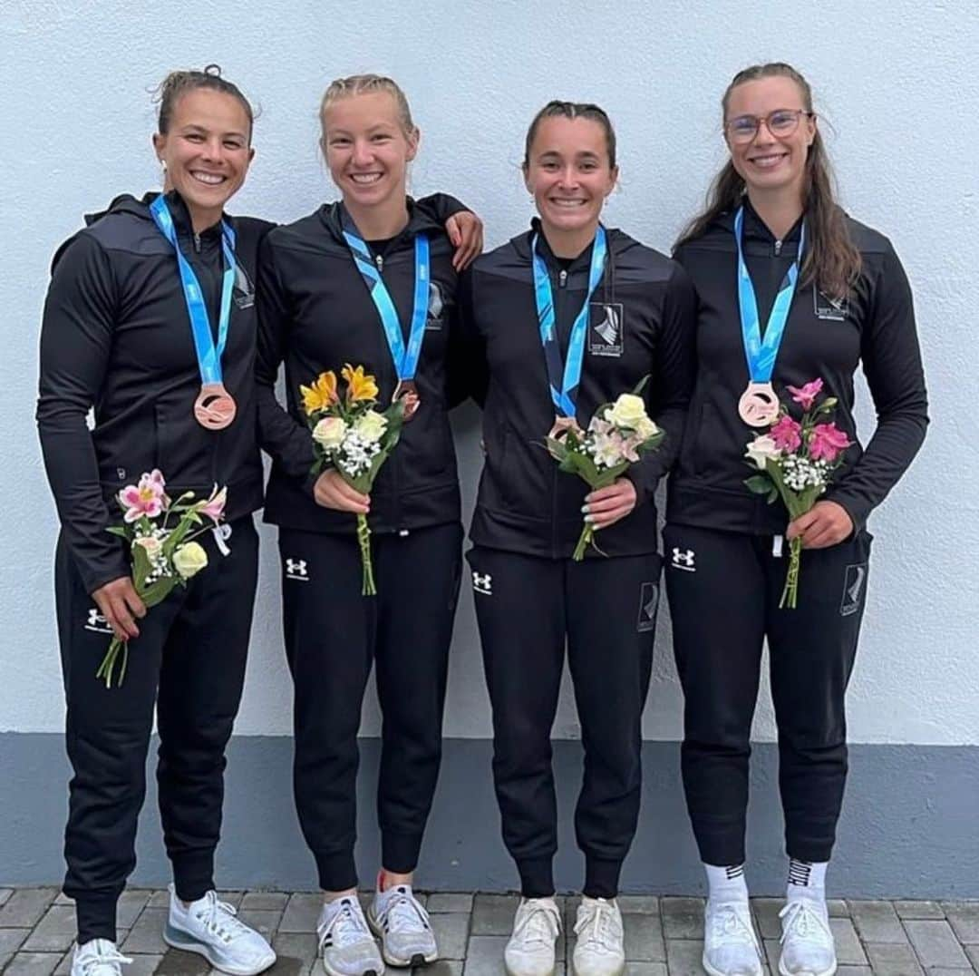 リサ・キャリントンさんのインスタグラム写真 - (リサ・キャリントンInstagram)「Massive few days for the team here in Szeged - some amazing results. New Zealand really made its mark on this World Cup. Very proud! 🏆 #ICFsprint  @canoeracingnz」5月15日 6時06分 - liscarrington