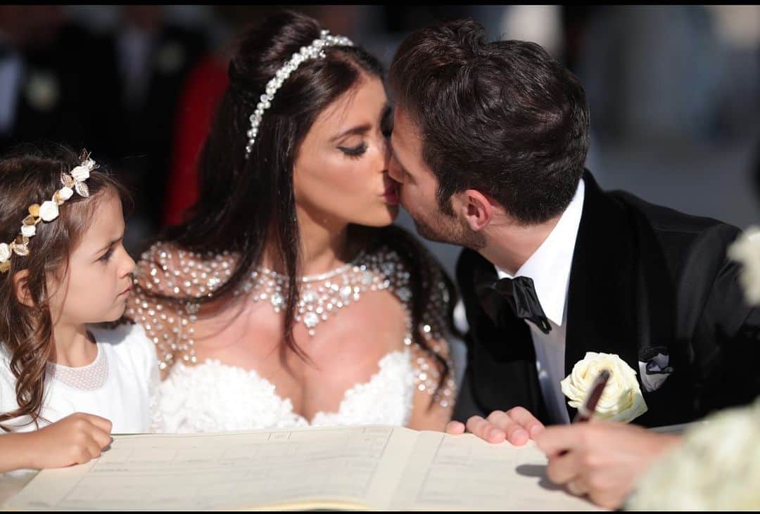 セスク・ファブレガスのインスタグラム：「5 years from this magical day ♾️❤️ I couldn’t love you more @daniellasemaan」