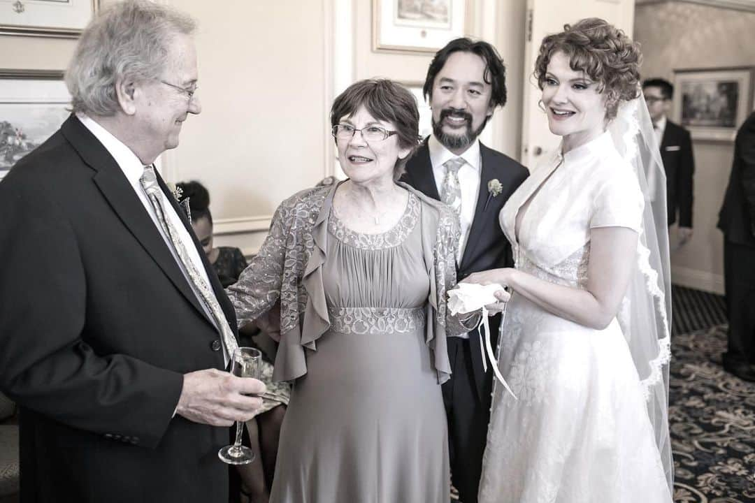 レベッカ・ウィソッキーのインスタグラム：「My “something old” at my wedding was my christening cap tucked into my dress. Here’s a photo of me surprising my Mom with it after the ceremony. Sally Wisocky has always been my best friend and biggest fan. Sending love and appreciation today to all the Moms out there. We’d be nowhere without you.」