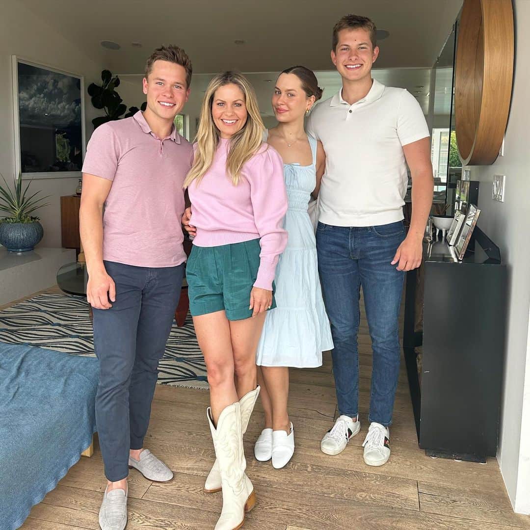 キャンディス・キャメロン・ブレのインスタグラム：「There’s nothing more important to me than being wife to Val and mama to my children. They always make me feel special, however today was tops. Church and brunch at home made with love by all of them and sweet flowers and gifts. Eggs cooked in bacon grease- you had me at first bite 😍🥰🤤」
