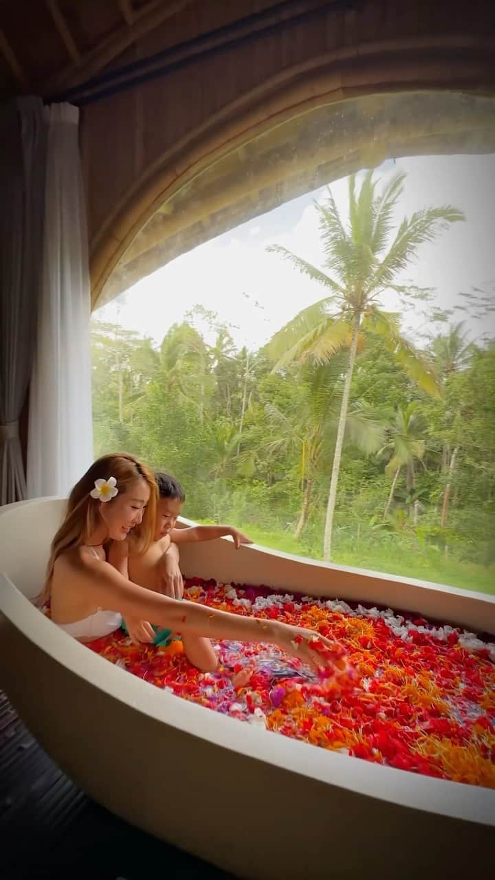 BEAUTIFUL HOTELSのインスタグラム：「Happy Mother’s Day from @magaroundtheglobe at the Eco Six Bali Resort! 👩‍👦❤️  Eco Six Bali Resort is the perfect family-friendly destination with its eco-friendly practices, spacious family suites, and exciting activities for kids. 🌴 Your little ones will have a blast exploring the lush gardens, splashing around in the pool, and making new friends at the kids’ club. 💦  Would you stay at this hotel? Tag who you would bring!  📽 @magaroundtheglobe 📍 @ecosixbali, Bali, Indonesia 🎶 Henry Mancini - Lujon」