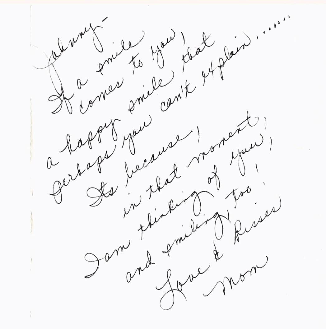 ジョン・ステイモスさんのインスタグラム写真 - (ジョン・ステイモスInstagram)「Mom, I have that happy, unexplainable smile right now! Thank you for leaving these little notes around, they will keep us connected till we meet again. #happymothersday I love you MORE.」5月15日 7時06分 - johnstamos