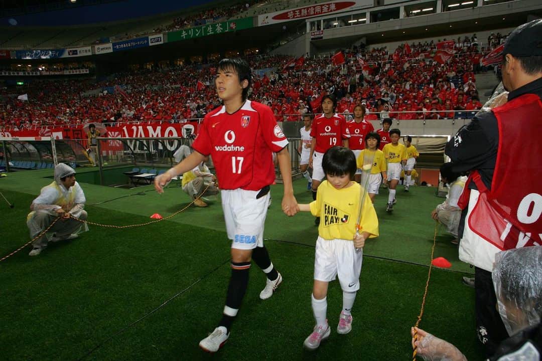 長谷部誠のインスタグラム：「*** Congratulations to J.LEAGUE 30th anniversary ⚽️ いま僕たちが世界に挑戦出来ているのは、Jリーグを創り上げ歴史を積み重ねて下さった方々がいたからです。 Jリーグ30周年の記念日に改めて心からの感謝とリスペクトを全ての関係者へ伝えたいと思います。 @jleaguejp  @jleagueintl」