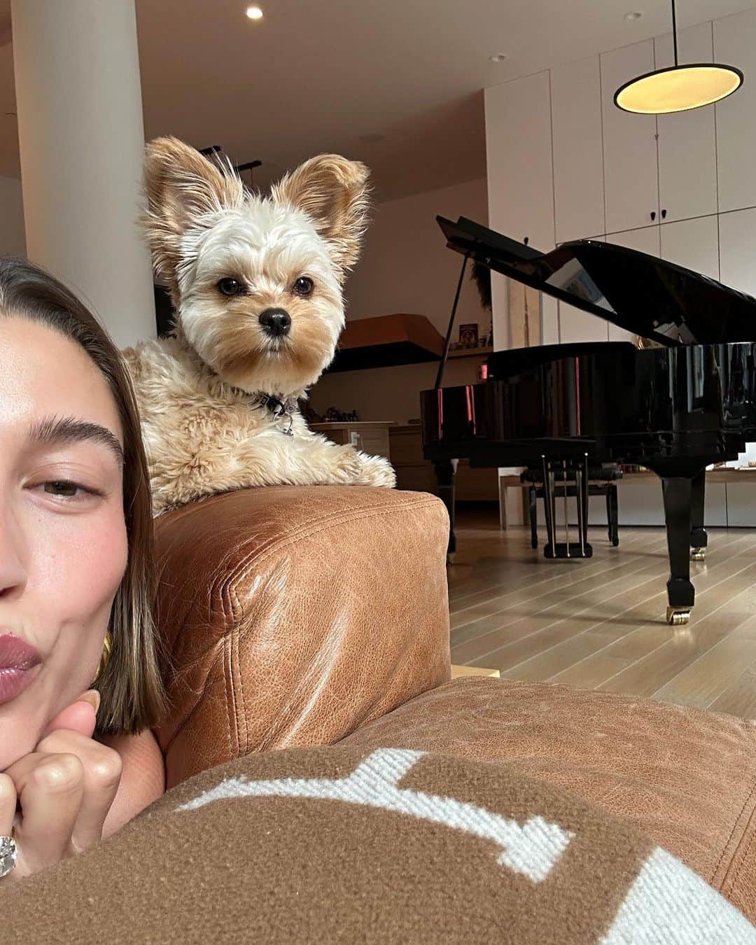 ハイレイ・ロード・ボールドウィンのインスタグラム：「NY ✅」