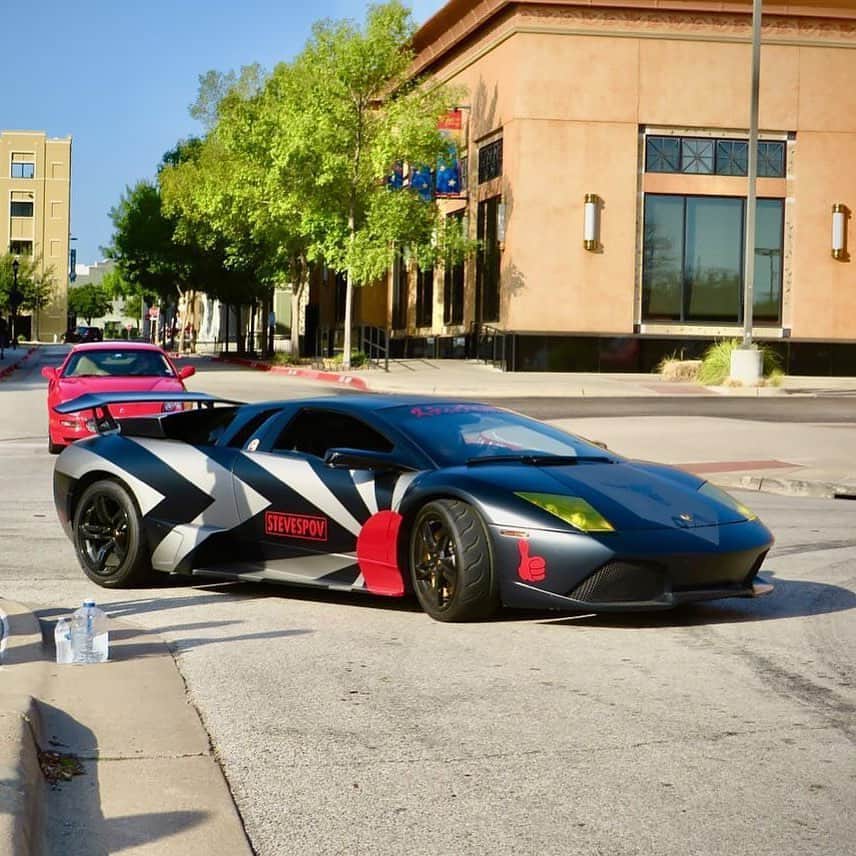 スティーブのインスタグラム：「Bosozoku Lambo looking clean and mean 一言、かっこいい‼️ #ランボルギーニ #lamborghini #lambo」