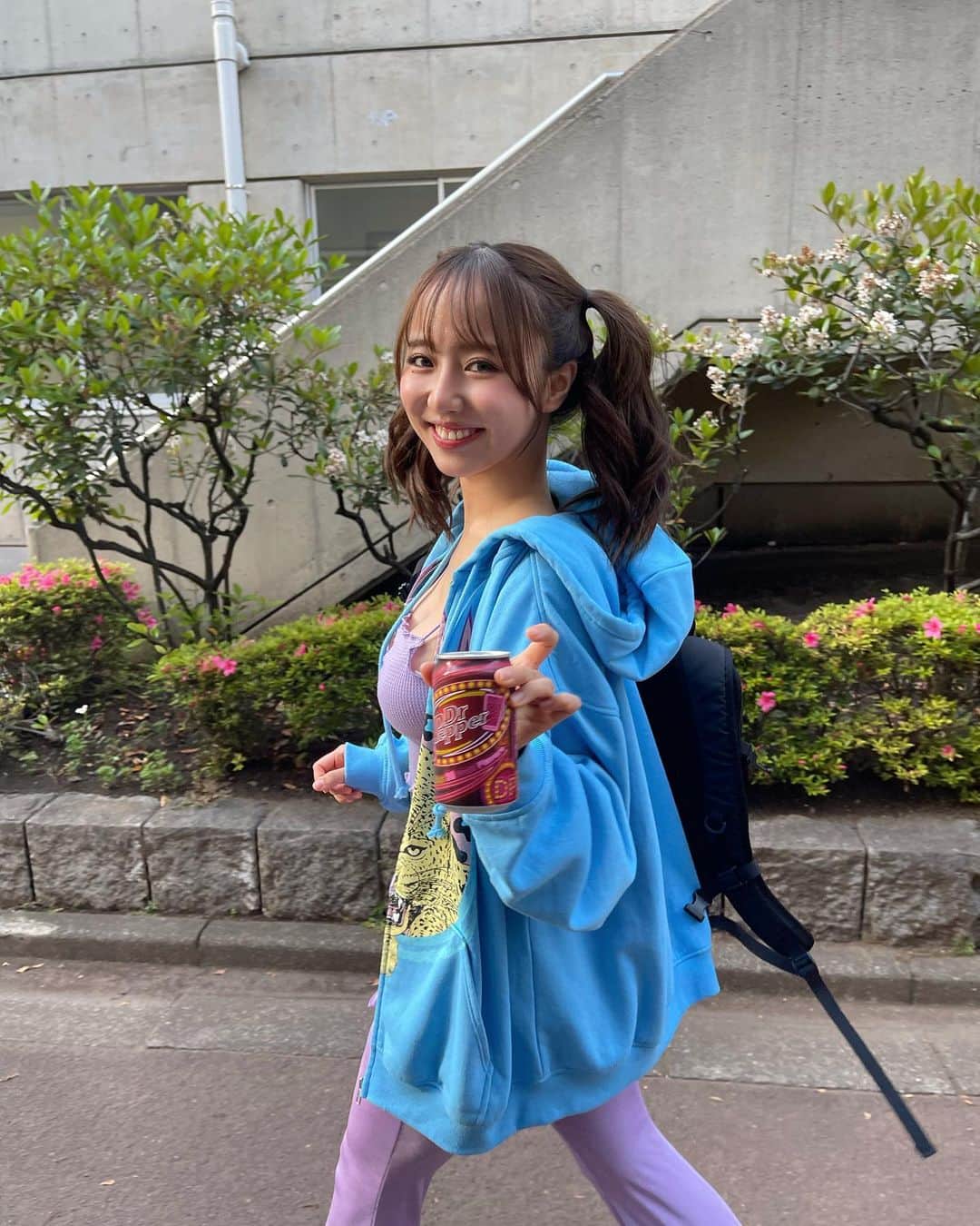 川谷花音のインスタグラム：「おはよう☀️  今日は月曜日 って思ったら気分がちょっと下がる と思ったけど それは固定概念で 月曜日好きって思えば好きになる〜🎶  今日はピアノの授業があって 本当に本当に休みたいって思うぐらい ピアノ苦手だけど 苦手って思うのも固定概念で 私はピアニストって思っちゃえば 出来ちゃう🎶🎶  はず💜魔法🪄✨  have a good day🍀  #大学生 #大学 #保育学生 #保育士 #女子大生 #大学生コーデ #今日のコーデ #女子大生の日常 #女子大生コーデ」