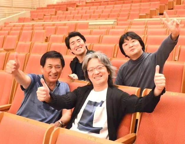 藤岡幸夫のインスタグラム：「４人の指揮者の演奏会は本日１５日❗ ２日間のリハーサル最高に楽しかった🥰 とっても素敵な新しい作品４曲を楽しいトーク付きで発表します❗  東京シティフィルと愛知室内オーケストラの合同オケも素晴らしい🤩  お時間ある方は是非❗  東京オペラシティで１９時開演🤩  #山田和樹 #鈴木優人 #原田慶太楼 #藤岡幸夫 #東京シティフィル #愛知室内オーケストラ」