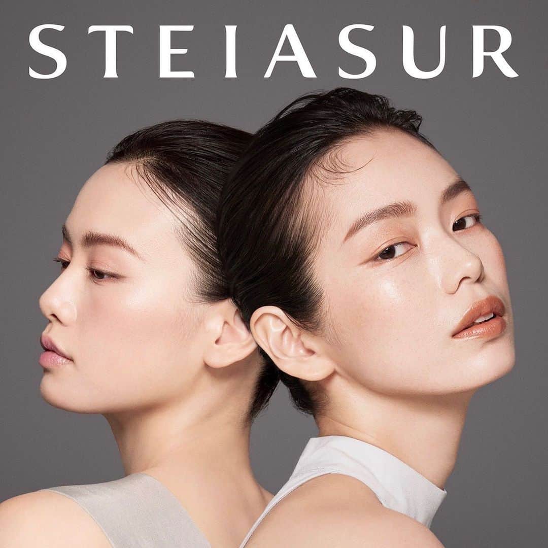 下村一喜のインスタグラム：「新ブランド「STEIASUR（ステイアシュール）」が発売になりました。ぜひお手にとってみてください。  @steiasur_official #STEIASUR #フィットmyカラーパレット 2023年5月15日発売です。  makeup @hiro.odagiri stylist @erinaohama0321 model @haruppp717 @tmgroooo2  design @nob_noluc @lucaaari  撮影#下村一喜 #kazuyoshishimomura #photographer #写真家」