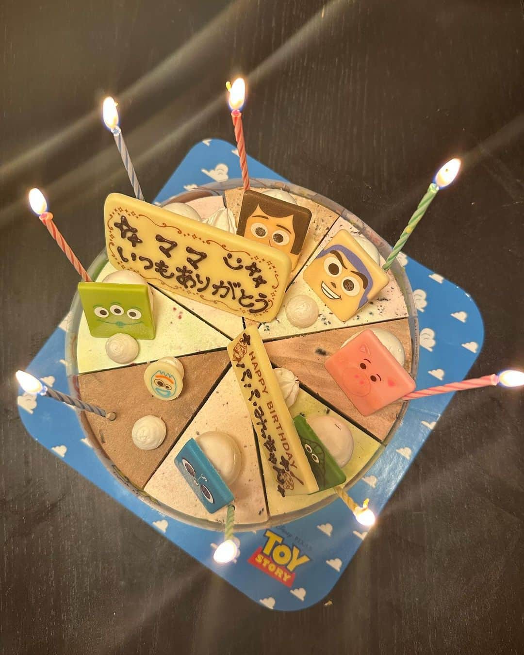 木佐貫まやさんのインスタグラム写真 - (木佐貫まやInstagram)「幸せいっぱいな楽しい休日でした❤️  久しぶりにアウトレット行ってみたら 可愛い夏服に、 お揃いのサンダルもゲットできた👱🏼‍♂️ 靴系のお揃い増えた✨  今日から月曜日ー🫨🫨🫨 なんとか遅刻せず👦🏼送り届けられた🌈  天気が微妙だけど頑張って行こー😆」5月15日 9時04分 - maaayaofficial