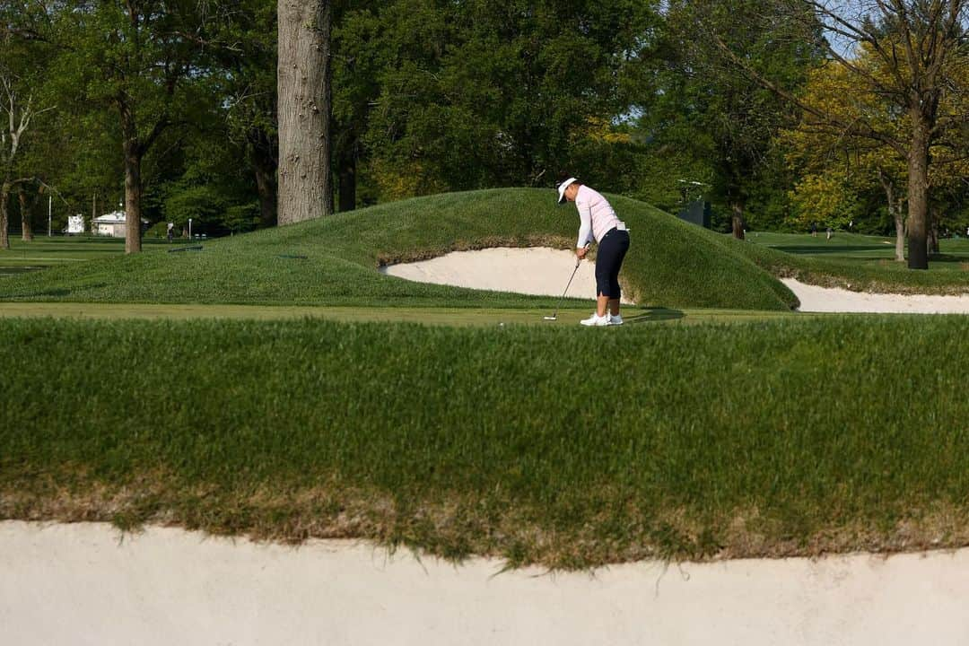 メーガン・カンさんのインスタグラム写真 - (メーガン・カンInstagram)「Too many chips this week and not enough putts dropping…I guess that’s golf 😅. Thankful for the founders for giving me the chance to live out my dream 🫶🏻. #LPGAFoundersCup」5月15日 9時13分 - megan_khang