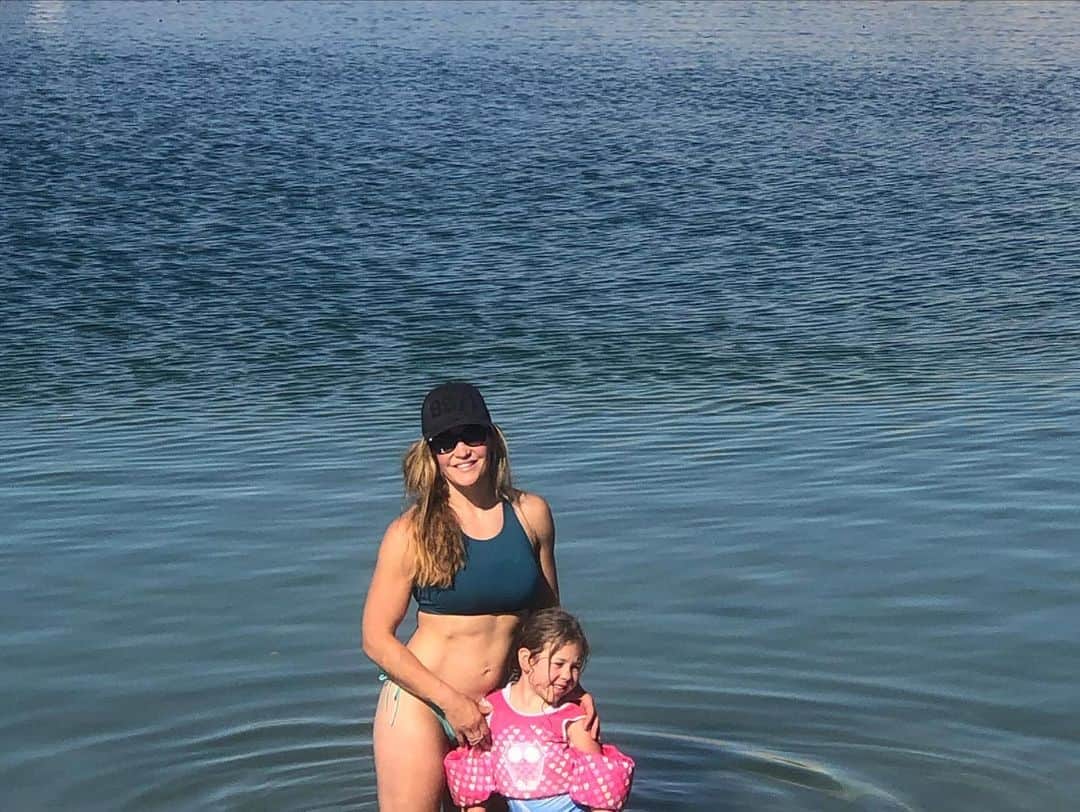 ミーシャ・テイトのインスタグラム：「Officially the Best Mothers Day I’ve ever been fortunate enough to have. We got outta town to camp for the night. Dancing by the campfire, s’mores and a cheese platter for good measure. My family loves me and they made it very clear over this whole weekend 💜 @johnnyboymma   Happy Mothers Day to all those amazing Mamas, you matter more to those around you more than you probably know.  #MothersDay #happymothersday #mothersdayfun #cottonwoodcove」
