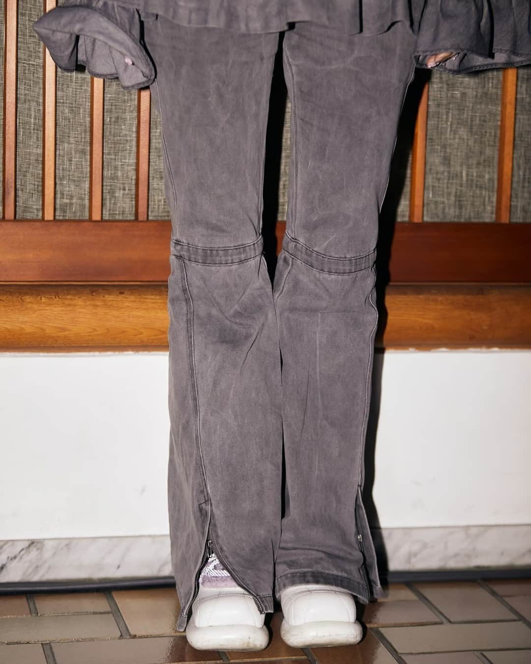 Fashionsnap.comさんのインスタグラム写真 - (Fashionsnap.comInstagram)「Name: マツヤ　マイカ⁠ ⁠ Tops #MIKIOSAKABE⁠ Pants #Nodress⁠ Bag #Viviennewestwood⁠ ⁠ Photo by @shouta_boy⁠ ⁠ #スナップ_fs #fashionsnap #fashionsnap_women⁠」5月15日 10時00分 - fashionsnapcom