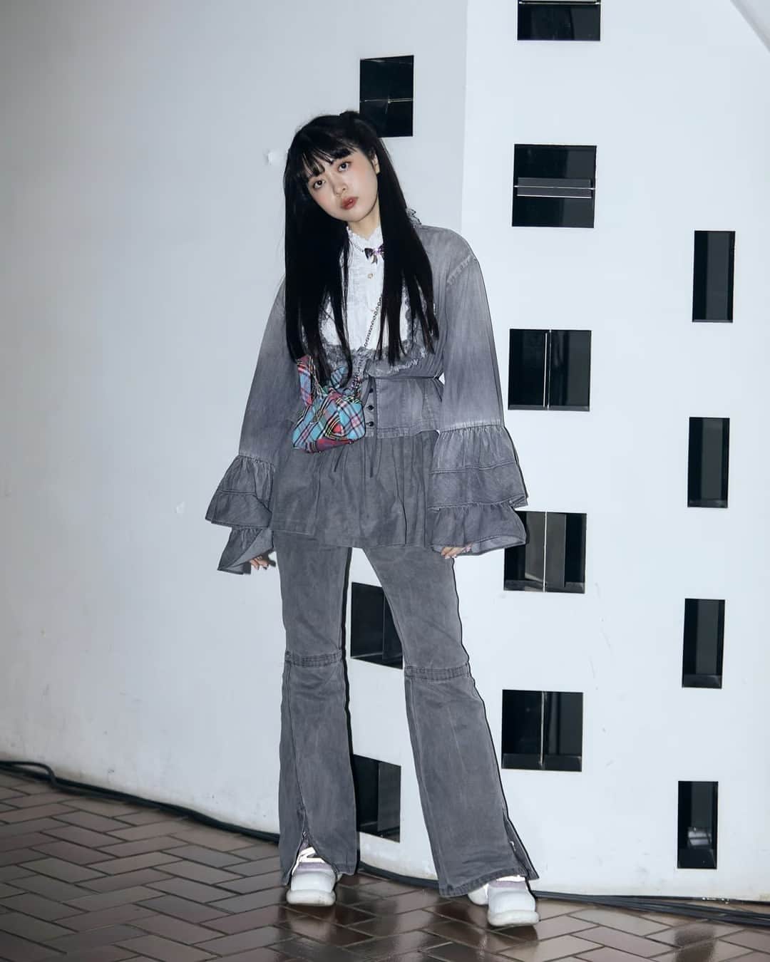 のインスタグラム：「Name: マツヤ　マイカ⁠ ⁠ Tops #MIKIOSAKABE⁠ Pants #Nodress⁠ Bag #Viviennewestwood⁠ ⁠ Photo by @shouta_boy⁠ ⁠ #スナップ_fs #fashionsnap #fashionsnap_women⁠」
